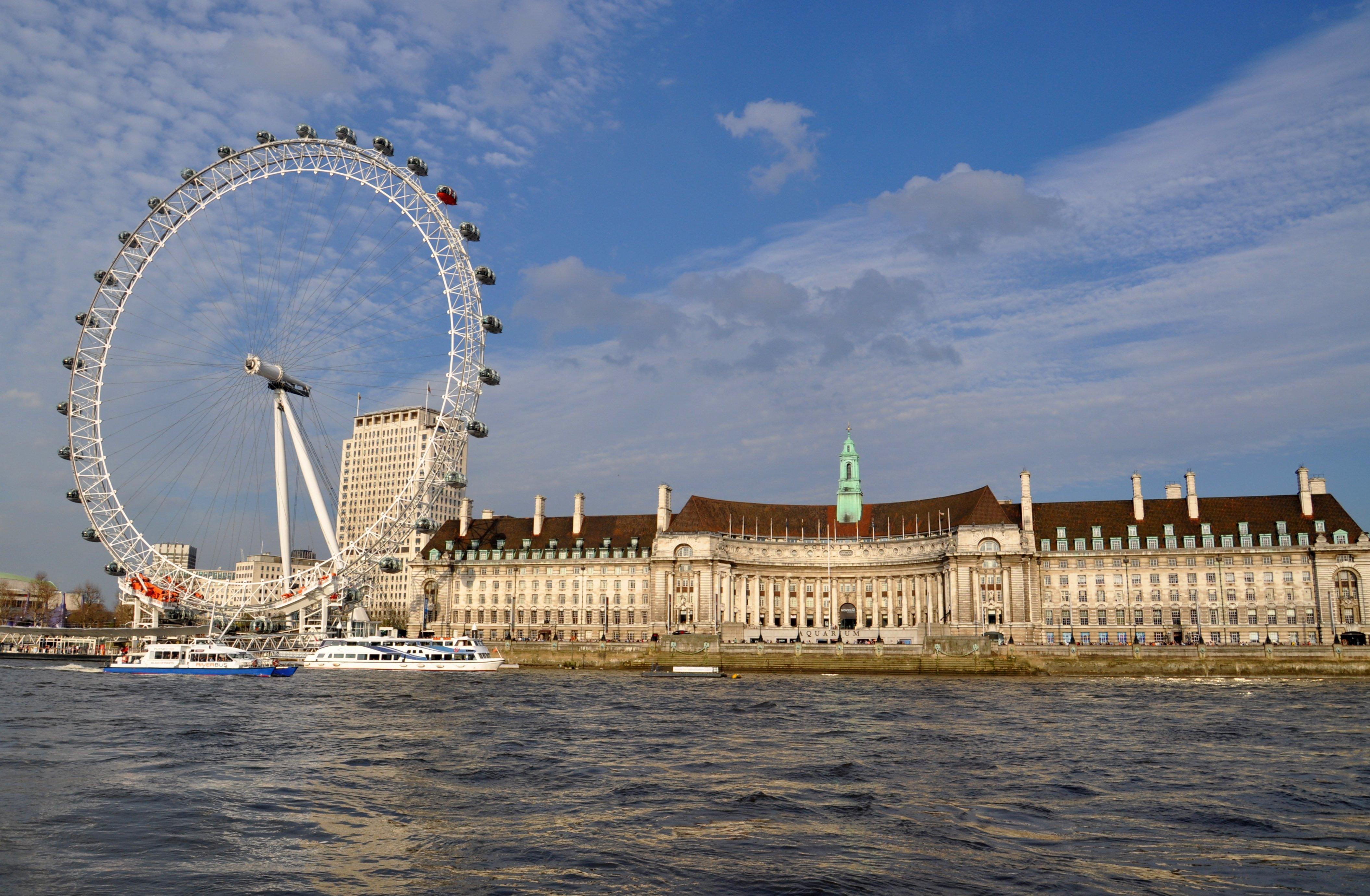 London holidays. Пляжи Лондона фото. London Victoria. Brent Cross London.